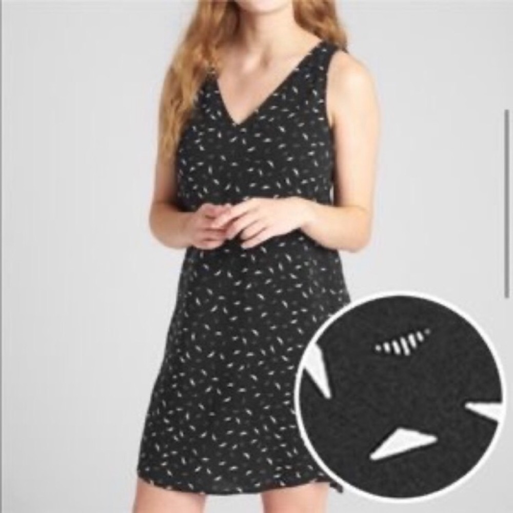 ❤️Gap geometric triangle print black white sleeveless shift dress size XS